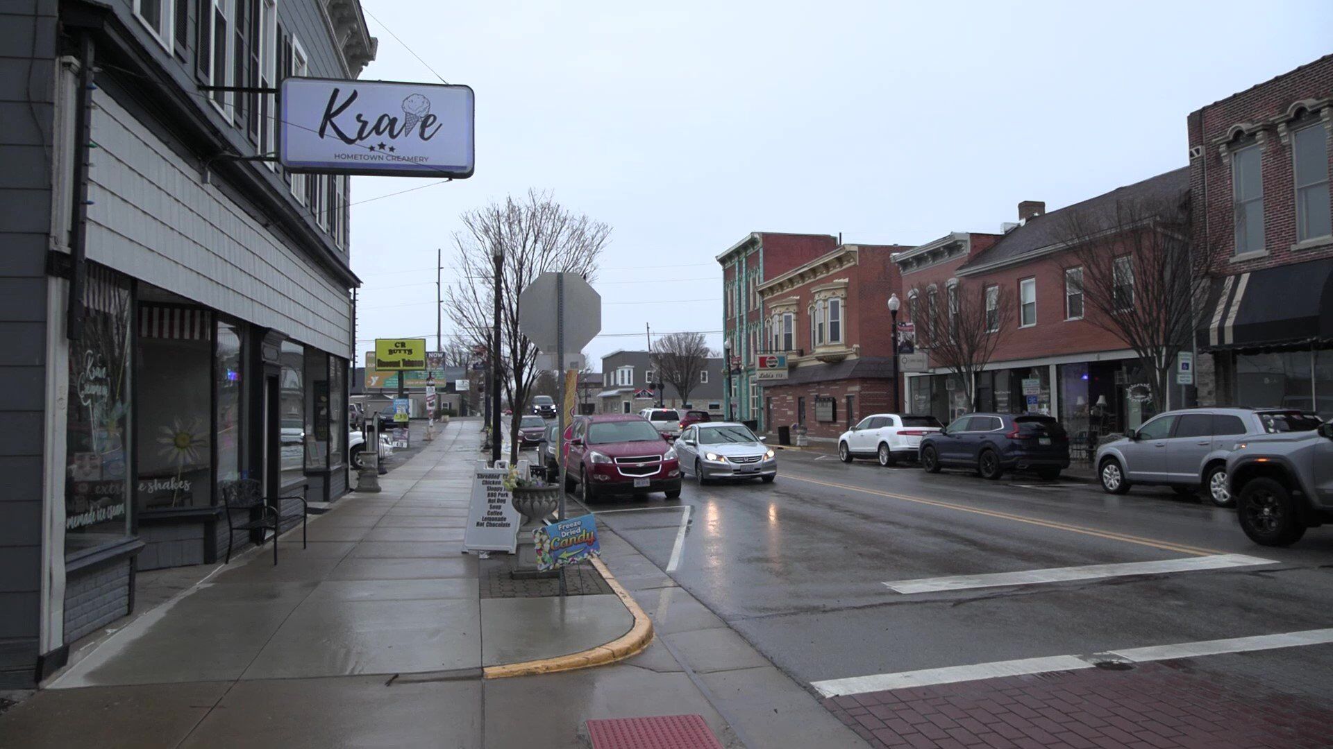 Shoppers flock to downtown Wapakoneta for spring open house
